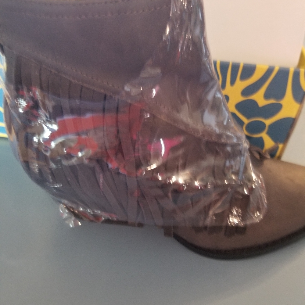 Sbicca Ankle Booties Size 6.5 Gray